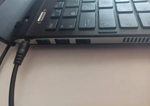 Asus R252B / 4gb Rama - 5/13