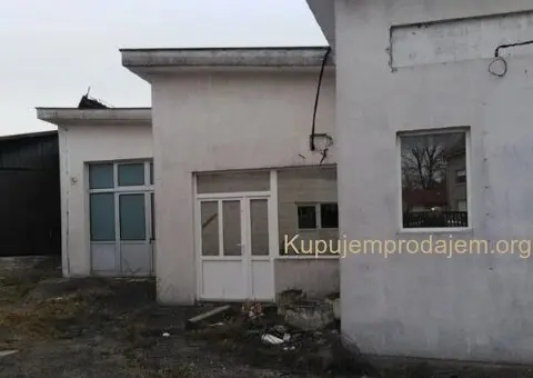 Prodajem ili izdajem halu - 2/7