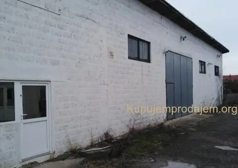 Prodajem ili izdajem halu - 6/7