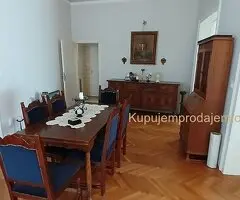 Prodajem stari trpezarijski komplet dobro očuvan