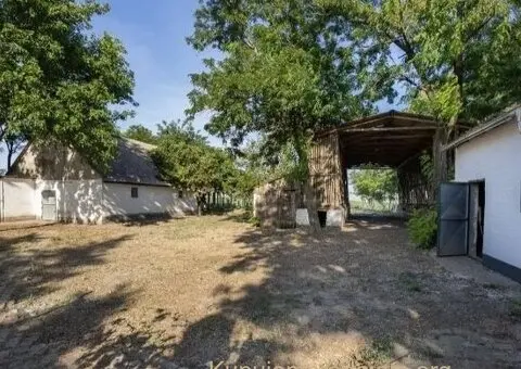 Prodajem salas u Srbobranu - 10/15