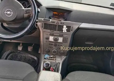 Opel astra karavan. 2006. godiste - 11/12