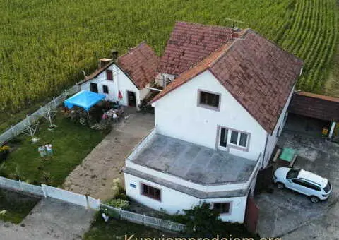 Useljiva kuca u Takovu, Ub - 8/9