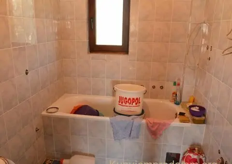 Useljiva kuca na dve etaze u Tularima kod Uba - 10/15