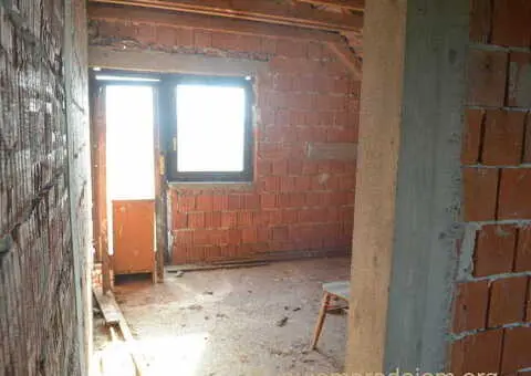 Useljiva kuca na dve etaze u Tularima kod Uba - 13/15