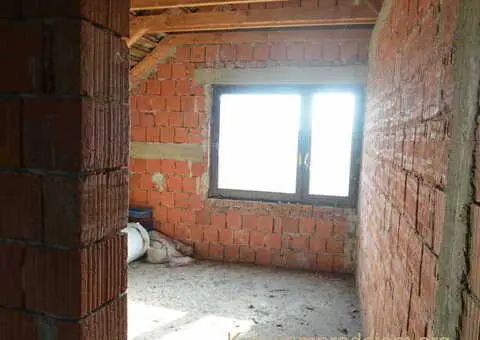 Useljiva kuca na dve etaze u Tularima kod Uba - 14/15