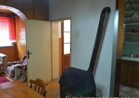 Useljive 2 kuce u blizini centra Uba - 5/10