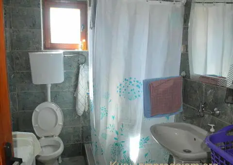 Useljive 2 kuce u blizini centra Uba - 9/10