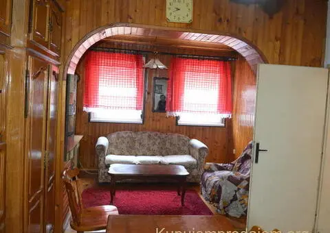 Useljive 2 kuce u blizini centra Uba - 10/10