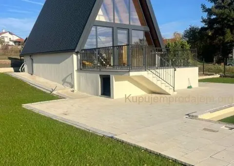 Na prodaju 2 A-Frame kuce sa bazenima - 3/15