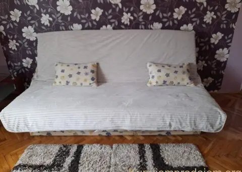 Ormar sa radnim stolom i kauč - 2/4