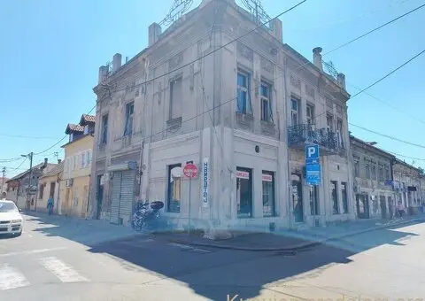 Izdaje se stan salonac 120 kvadrata centar Zemuna