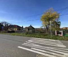 Prodajem plac sa kućom pored škole, Glumčevo Brdo