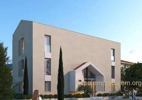 Prodaje se jednosoban stan u Tivtu - 3/10