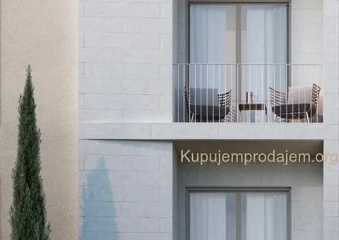 Prodaje se jednosoban stan u Tivtu - 9/10