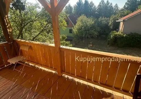 Lepa nova brvnara u Vrdniku se izdaje na dan ili vise - 3/10