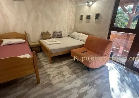 Lepa nova brvnara u Vrdniku se izdaje na dan ili vise - 7/10