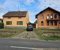 Prodaju se dve kuce na placu u Backoj Topoli