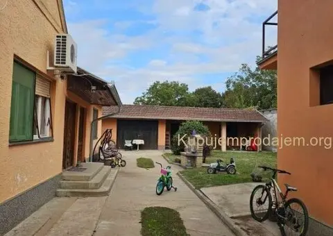 Prodaju se dve kuce na placu u Backoj Topoli - 2/15