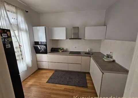 Prodaju se dve kuce na placu u Backoj Topoli - 9/15