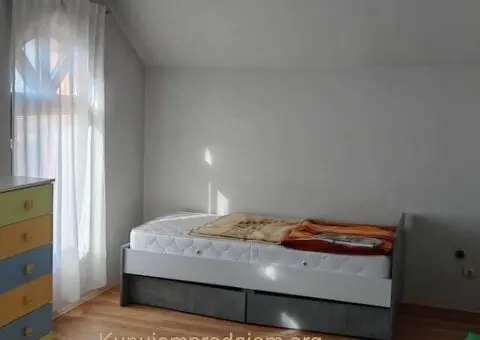 Prodaju se dve kuce na placu u Backoj Topoli - 12/15