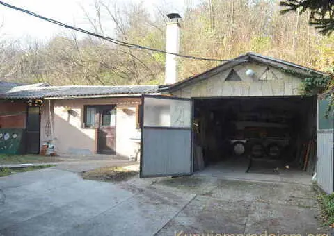 Useljiva kuća u blizini centra Uba 120 m2 - 10/12