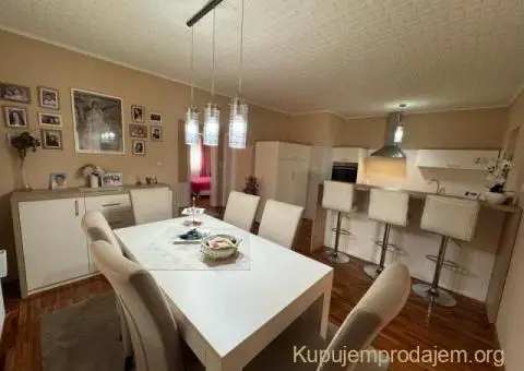 Prodajem kucu u Kukujevcima-Sid - 4/13