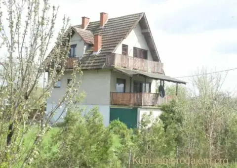 Useljiva kuca sa 6.5 ari placa na 3 etaze u Mionici - 3/11