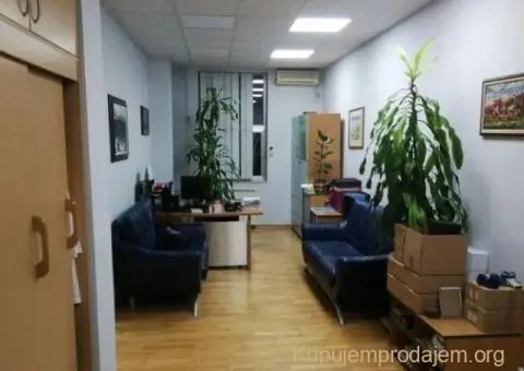 Poslovni prostor 145m2 u Radnickoj-Novi Sad - 1/9