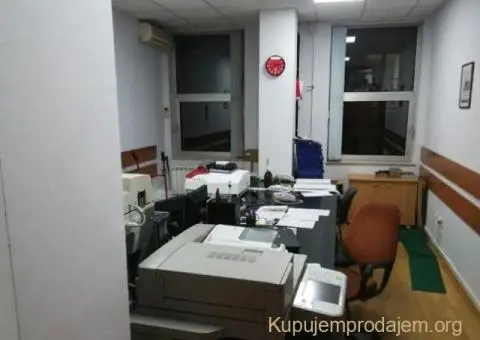 Poslovni prostor 145m2 u Radnickoj-Novi Sad - 2/9