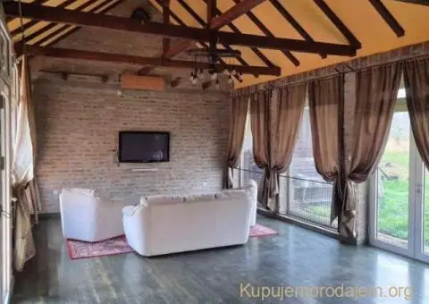 Prodajem izuzetnu kucu na selu,kompletno sredjenu,renoviranu,opremljenu - 2/15