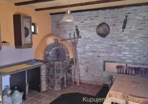 Prodajem izuzetnu kucu na selu,kompletno sredjenu,renoviranu,opremljenu - 7/15