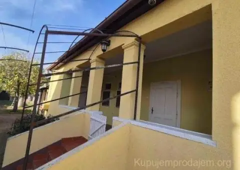 Prodajem izuzetnu kucu na selu,kompletno sredjenu,renoviranu,opremljenu - 12/15