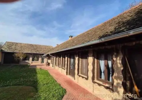 Prodajem izuzetnu kucu na selu,kompletno sredjenu,renoviranu,opremljenu - 14/15