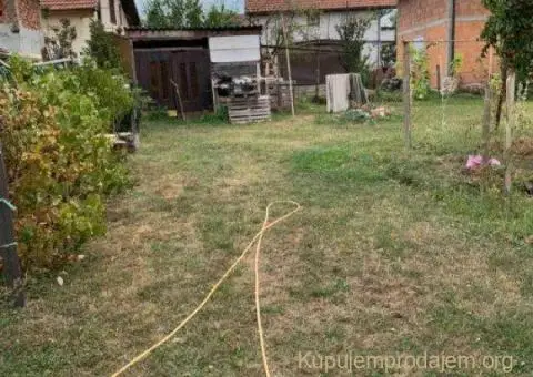 Prodajem polovinu kuce u Lazarevcu - 4/11