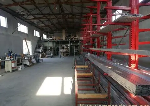 Prodajem / izdajem poslovni objekat sa halom ul. Vinogradska - 8/12