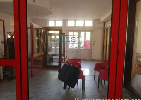 Prodajem / izdajem poslovni objekat sa halom ul. Vinogradska - 11/12