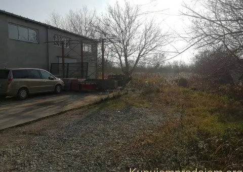 Prodajem / izdajem poslovni objekat sa halom ul. Vinogradska - 12/12