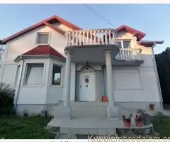 Na prodaju – Prostrana porodična kuća u mirnom delu Beške