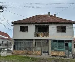 Kuca u samom centru Starih Banovaca