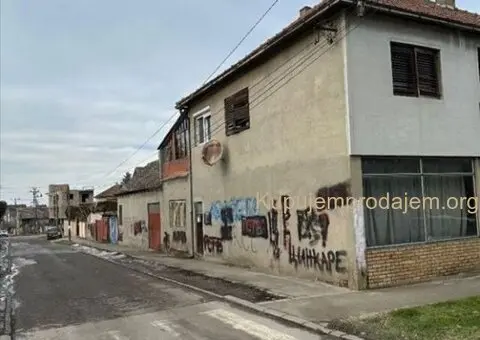 Kuca u samom centru Starih Banovaca - 3/4