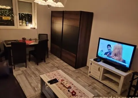 Centar Zemuna kuca sa dva stana-retko u ponudi - 2/15