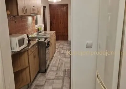 Centar Zemuna kuca sa dva stana-retko u ponudi - 4/15