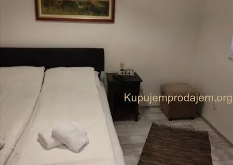 Centar Zemuna kuca sa dva stana-retko u ponudi - 5/15