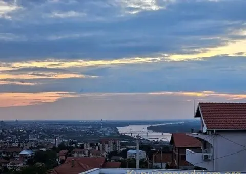 Višnjička Banja,kuća sa pogledom na Dunav - 1/15