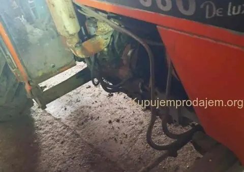 Traktor  IMT 560 s 44 motor 1987 god. - 2/7