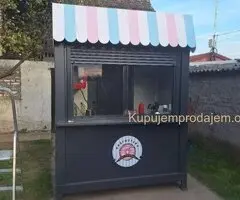 Na prodaju, kiosk/tezga  lo 200e  +struja 200e  +100e atest  + police 130e +roletna 150e +imitacija