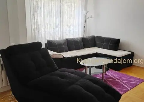 Prodajem očuvan nameštaj - 1/3