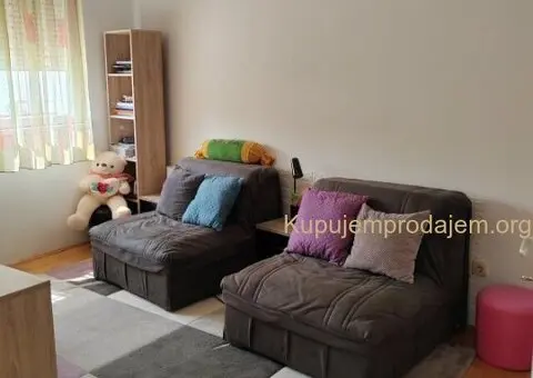 Prodajem očuvan nameštaj - 3/3