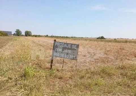 Dobanovci-gradjevinsko zemljiste 103 ara - 1/9